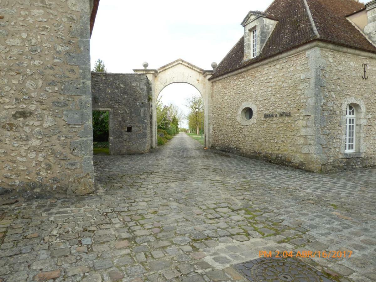 Chateau De Montrame Soisy-Bouy Bagian luar foto
