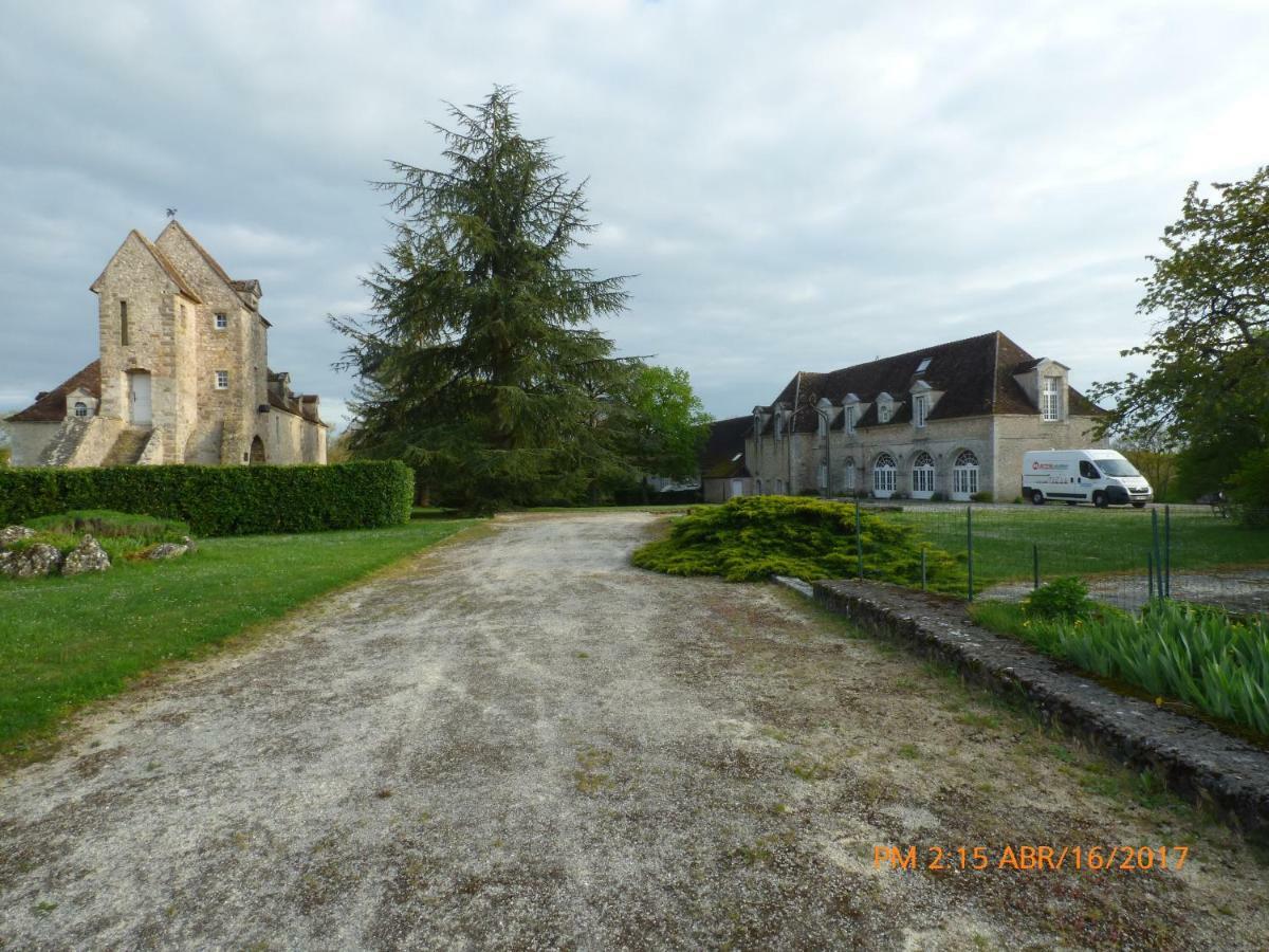 Chateau De Montrame Soisy-Bouy Bagian luar foto