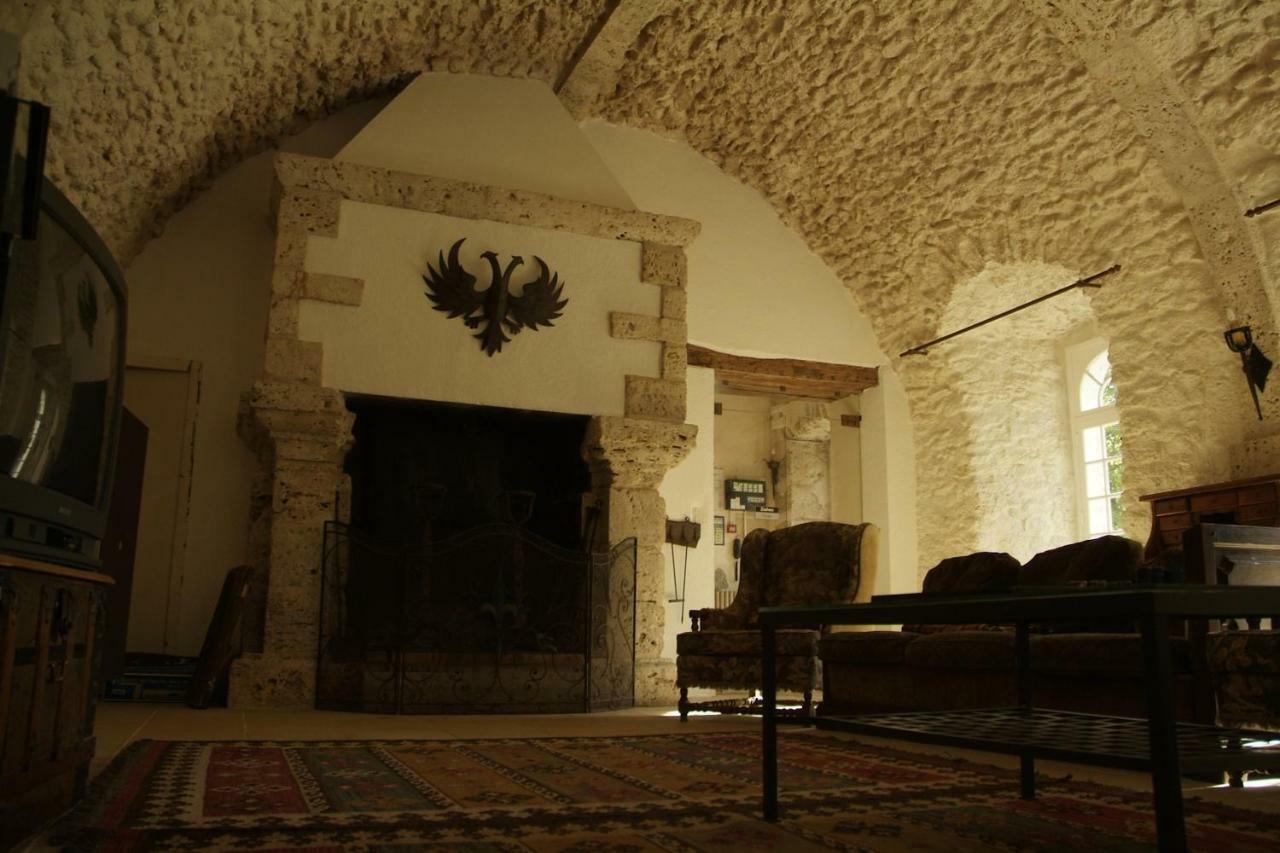 Chateau De Montrame Soisy-Bouy Bagian luar foto
