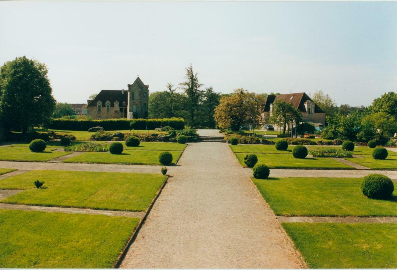 Chateau De Montrame Soisy-Bouy Bagian luar foto