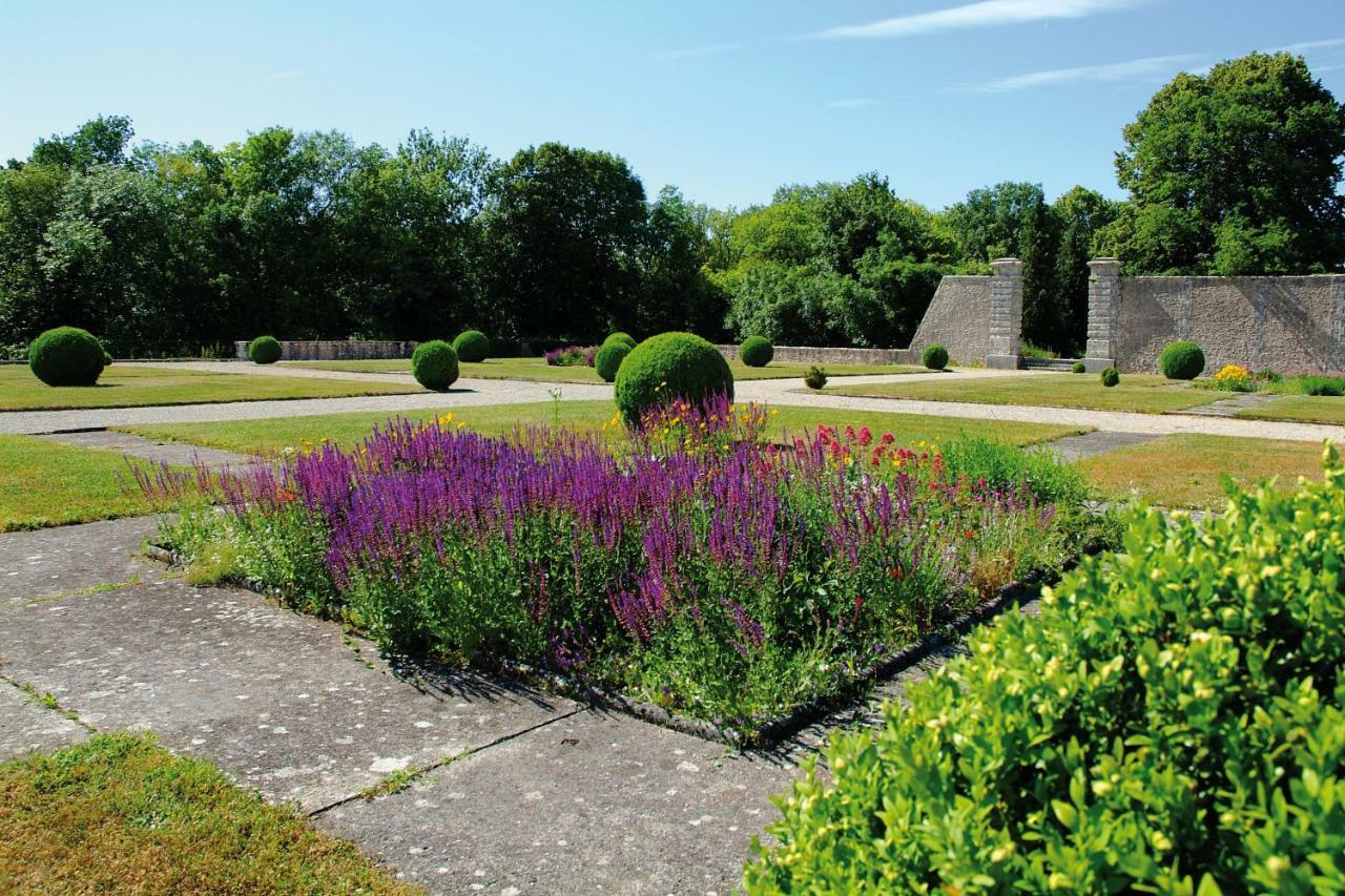 Chateau De Montrame Soisy-Bouy Bagian luar foto